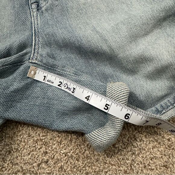 NEW We the Free People blue distressed relaxed cuffed denim shorts size 28 - Picture 9 of 10